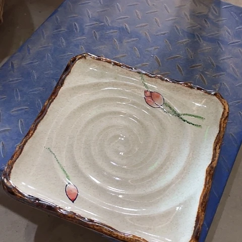 微瑕，不能明火，口径25高度4方1个