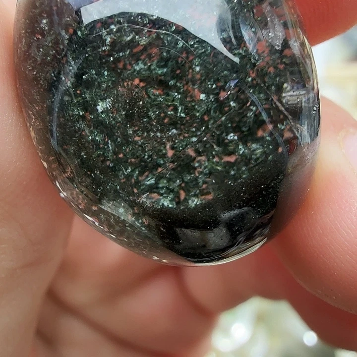 尤***酱水晶未镶嵌珠宝半成品