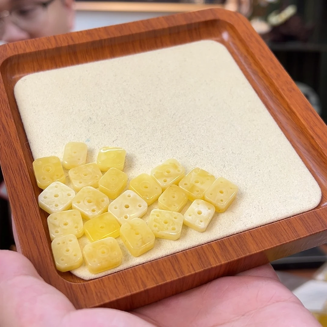 琥珀珠宝奇石未镶嵌多样性发其一