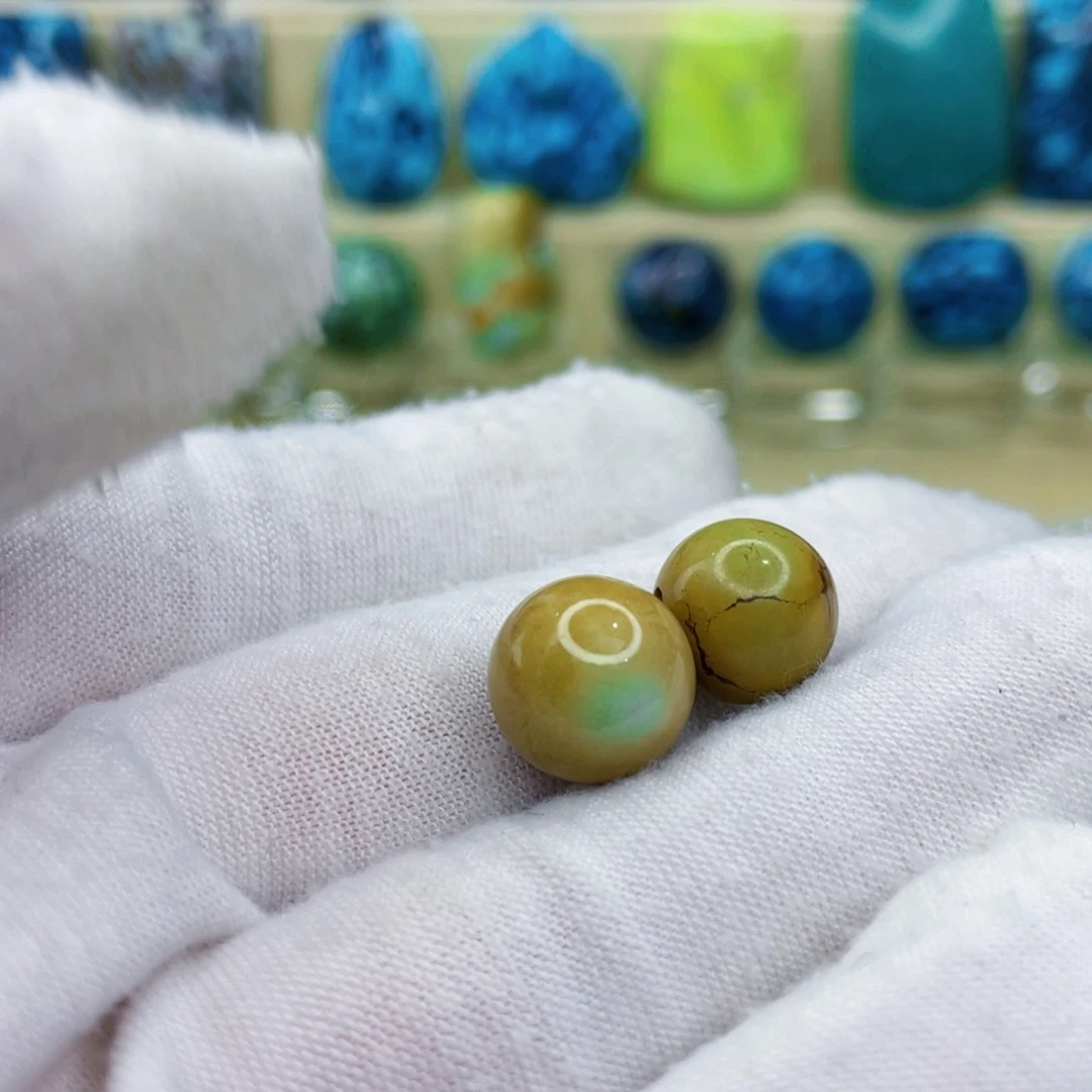 未镶嵌绿松石颈饰