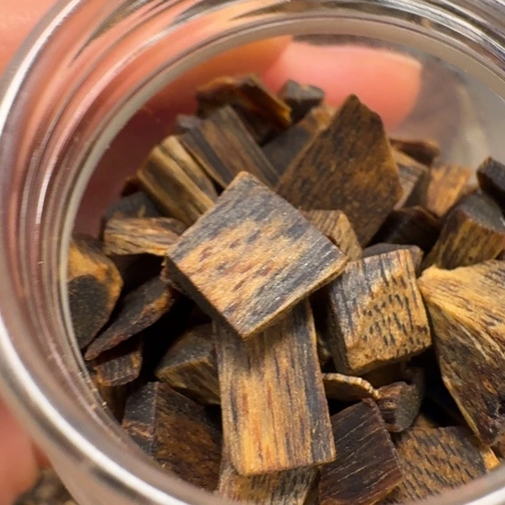 沉香碎屑沉香海南棋楠张勺子牛肉干块料20克