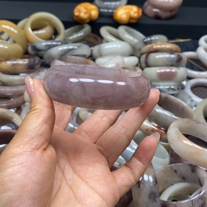 熙***理石英岩玉手镯未镶嵌