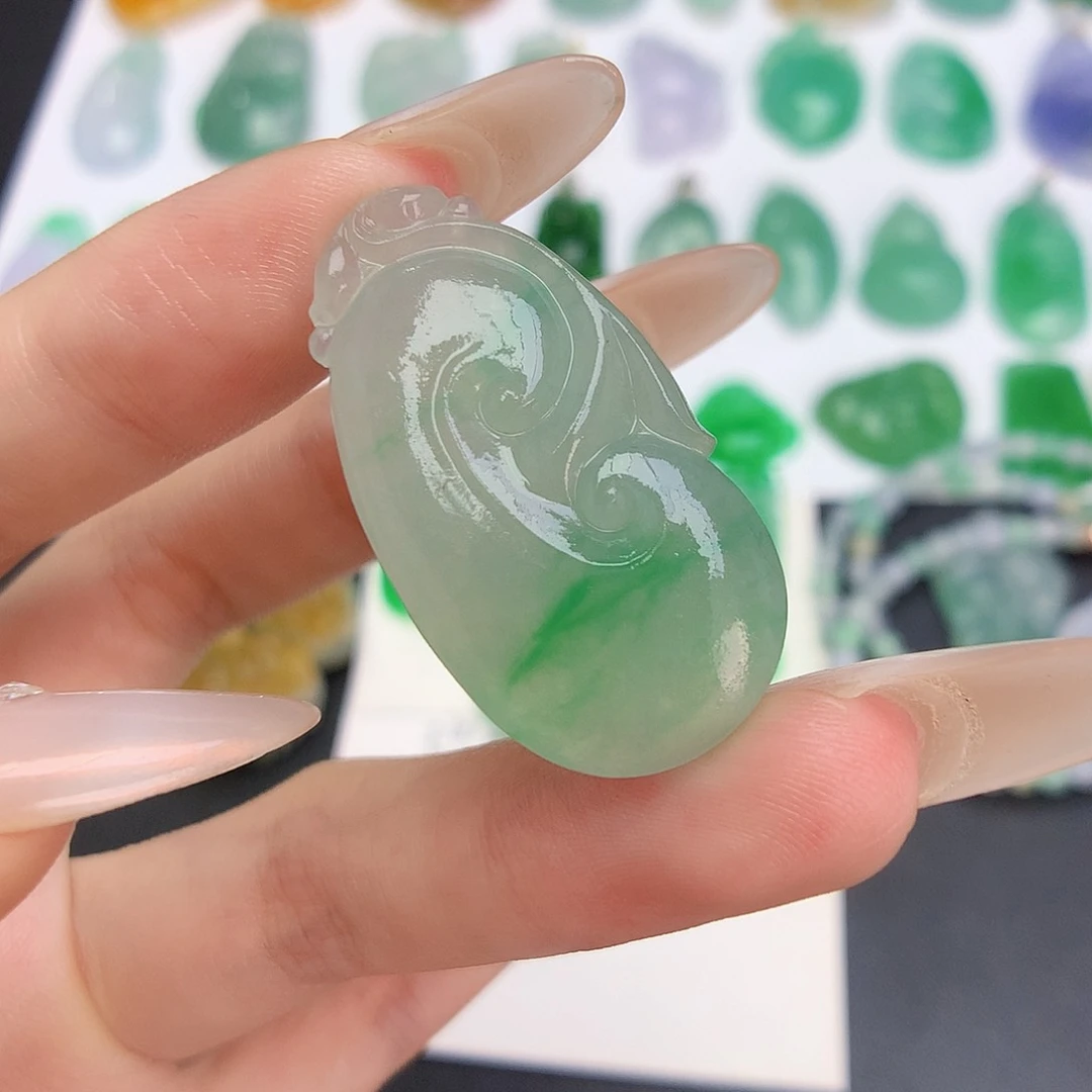 定制翡翠未镶嵌如意