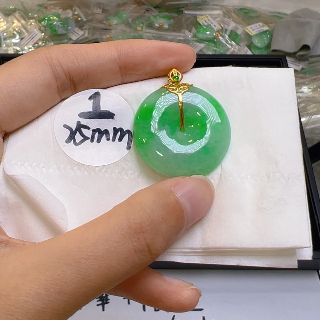 吊坠(不含链)18K金镶嵌翡翠