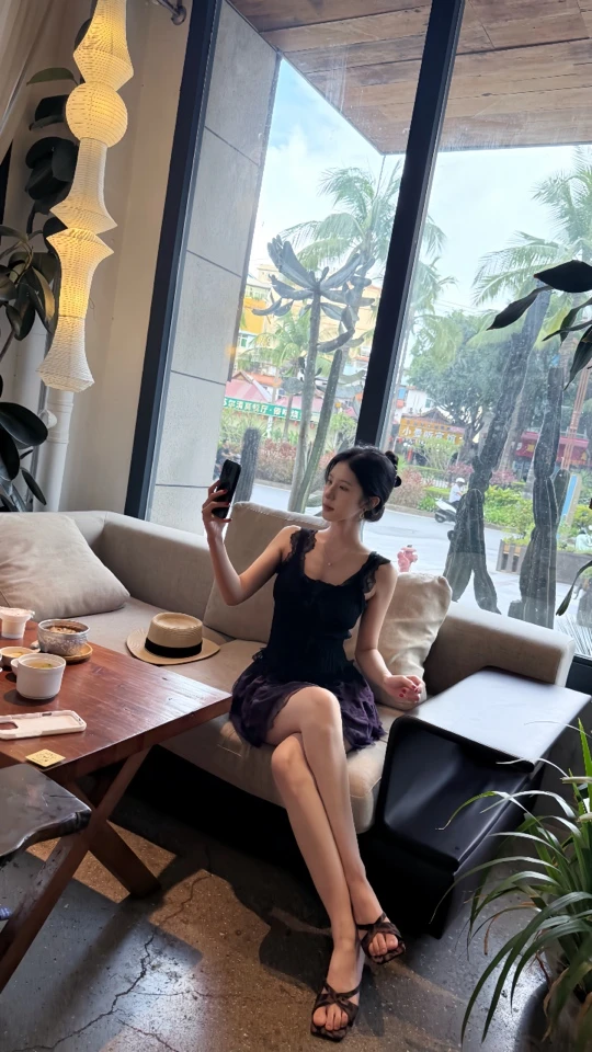 收腰显瘦A字蕾丝吊带