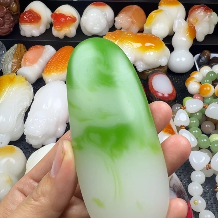 新疆戈壁五彩石金丝