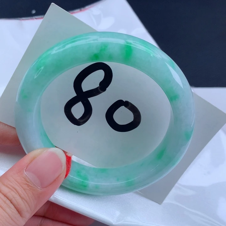 翡翠手镯未镶嵌缅甸