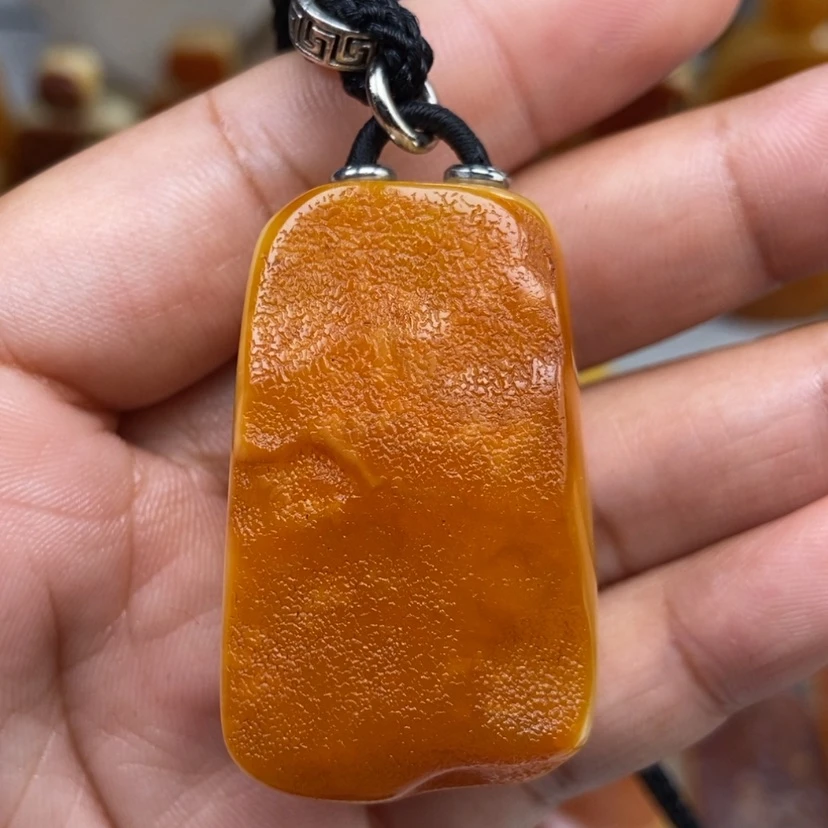 【闪购商品】琥珀颈饰未镶嵌