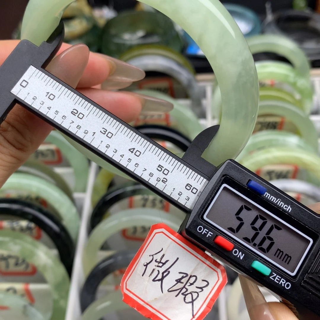 蛇纹石玉未镶嵌手镯929