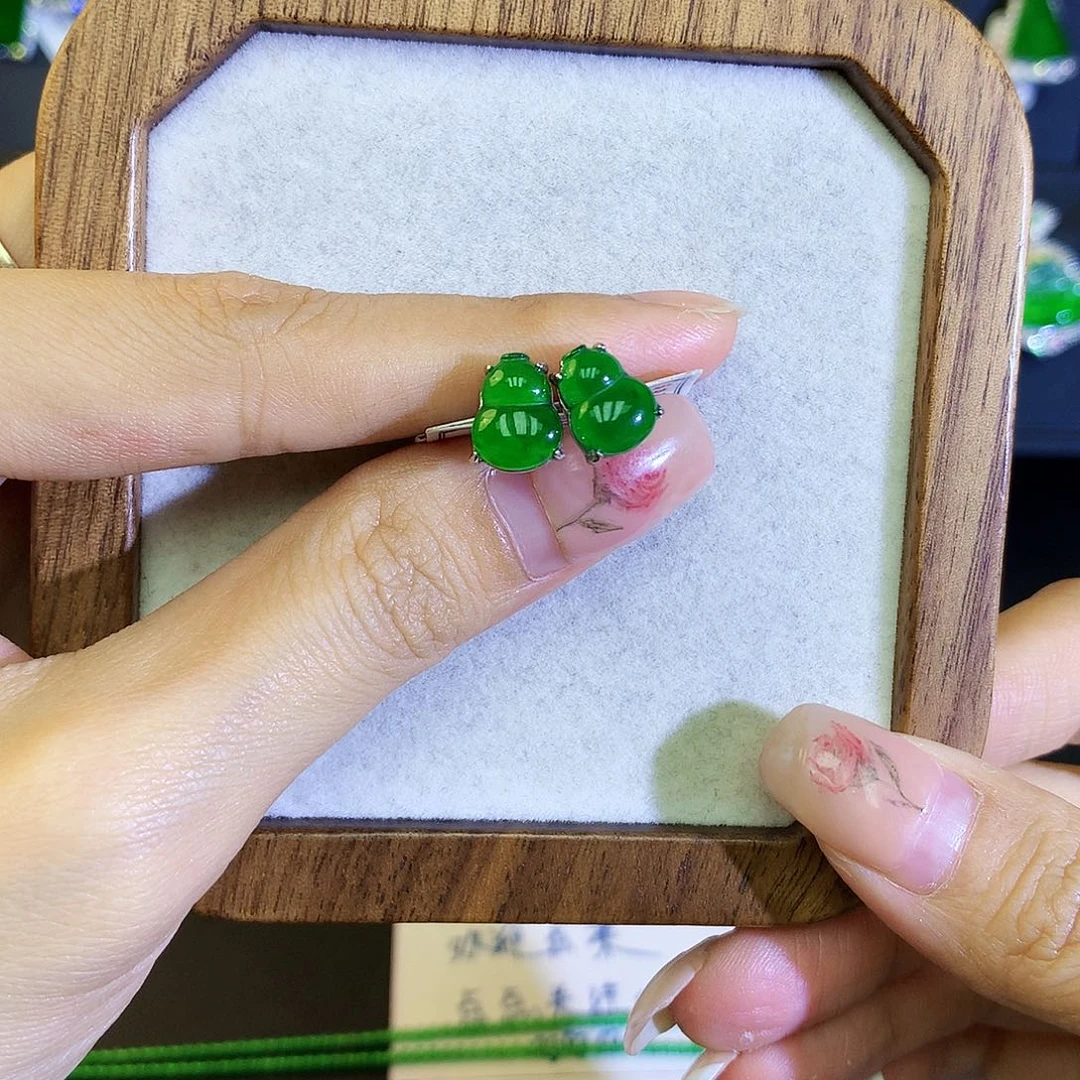 翡翠耳饰银S925镶嵌小*头天然翡翠耳钉