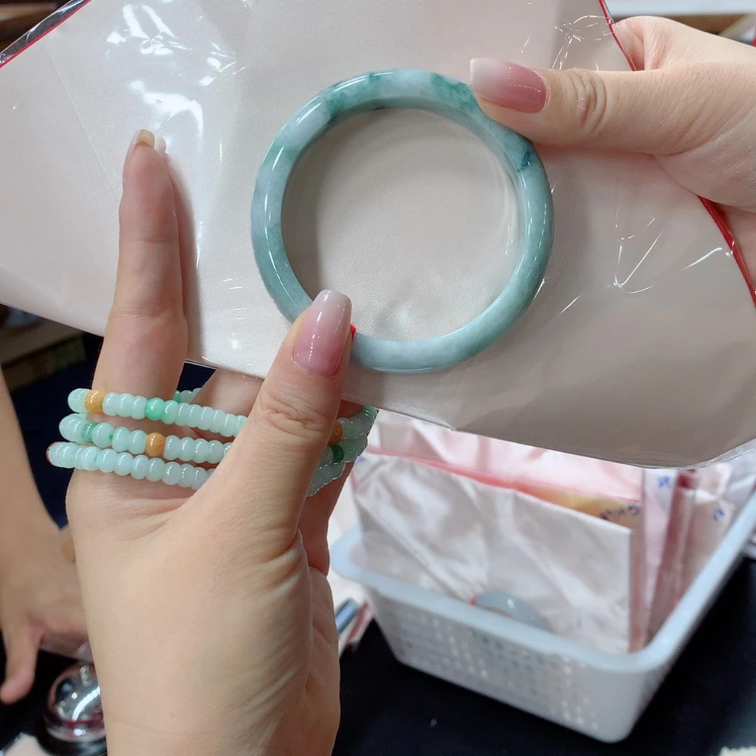 翡翠手镯未镶嵌买断