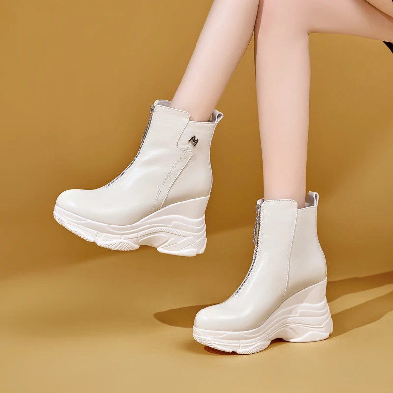 10cm牛皮增高鞋秋冬短靴米白色坡跟高跟鞋休闲气质小个子鞋子女靴