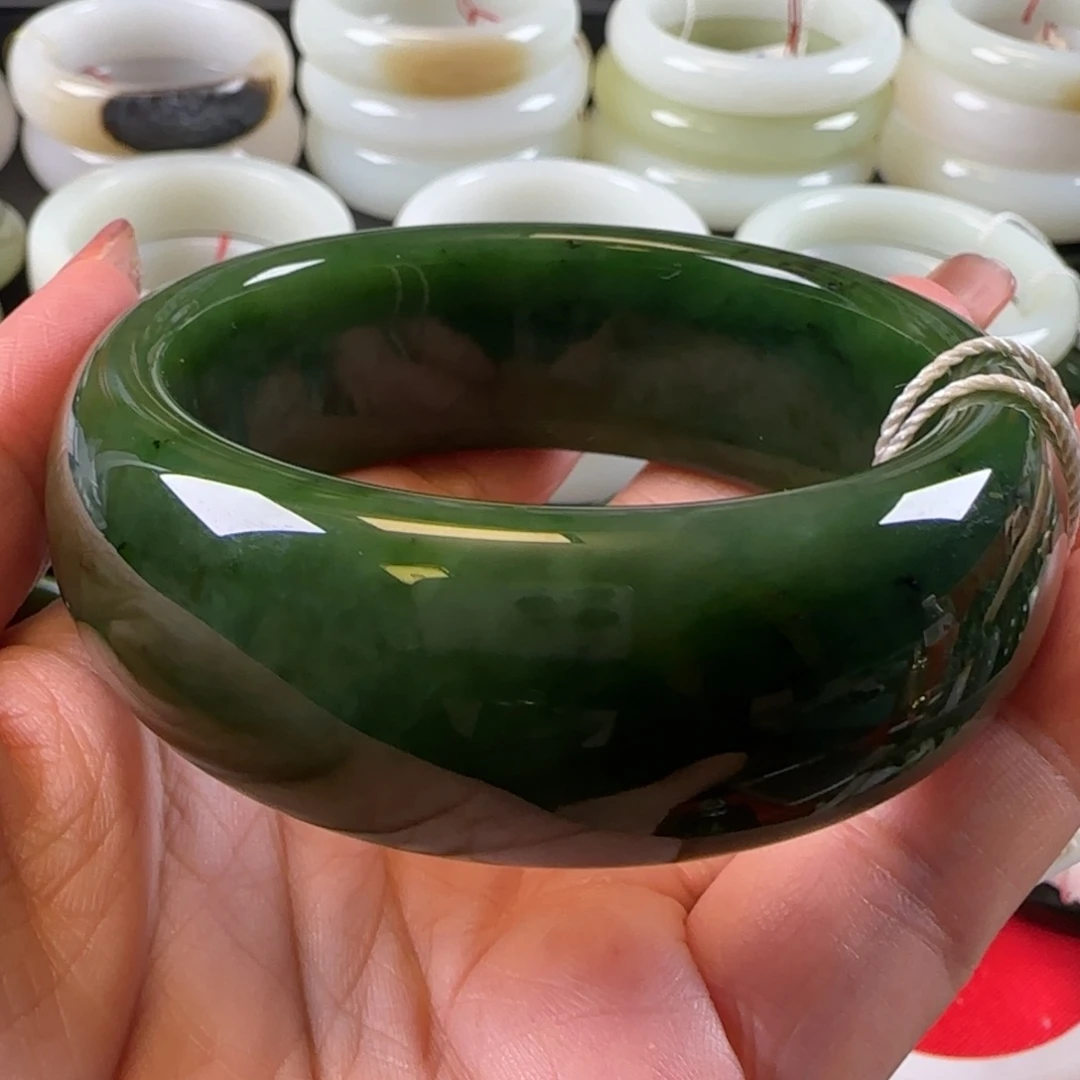 和田玉（碧玉）未镶嵌手镯