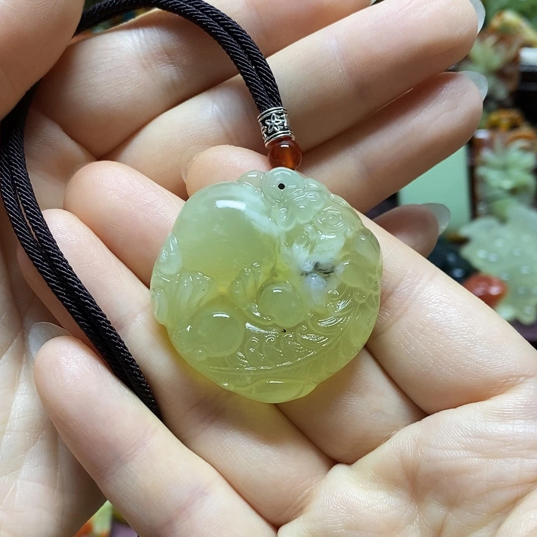 岫玉未镶嵌吊坠(赠链)