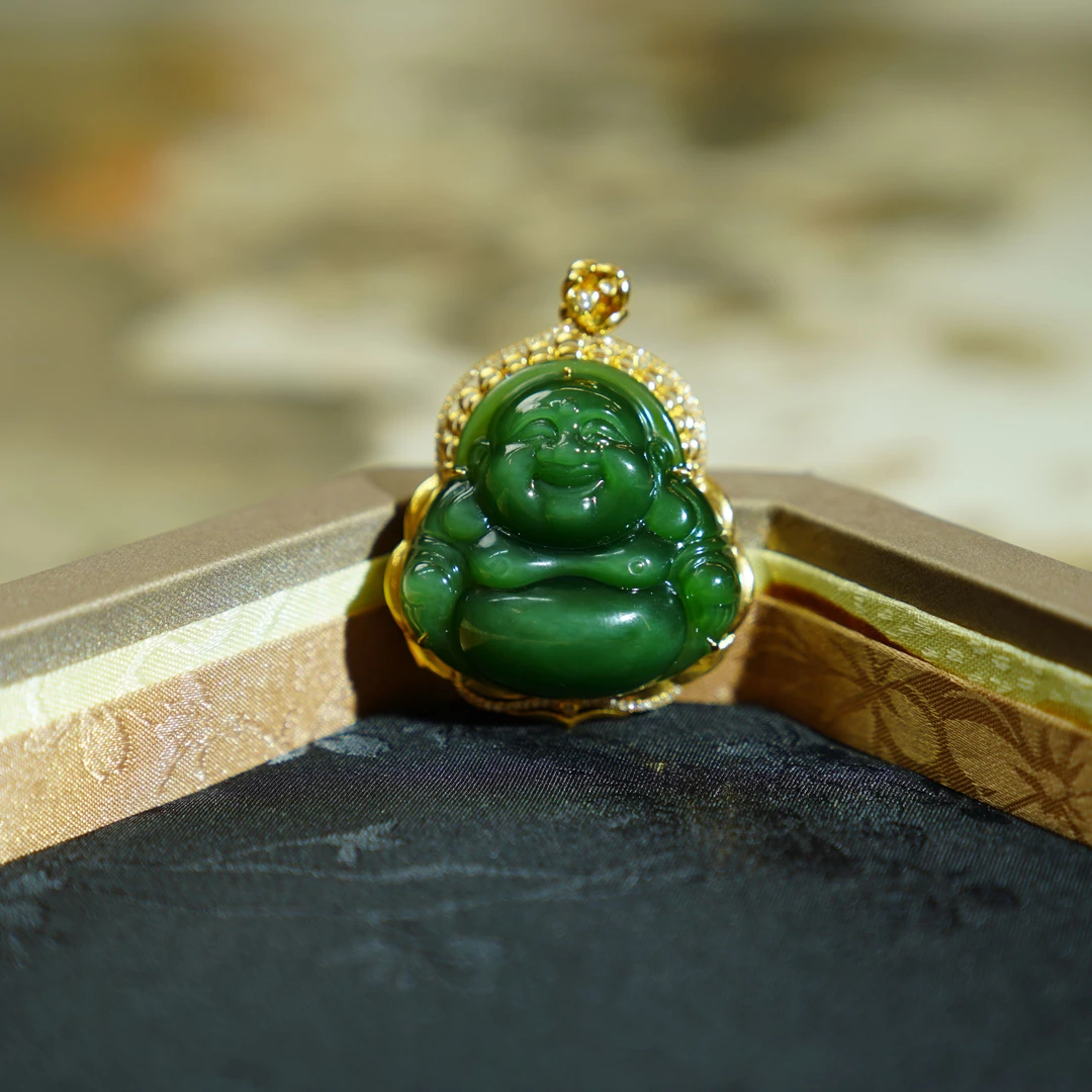 18K镶嵌天然俄罗斯7号矿冰底猫眼碧玉佛公吊坠35mm镶天然钻石