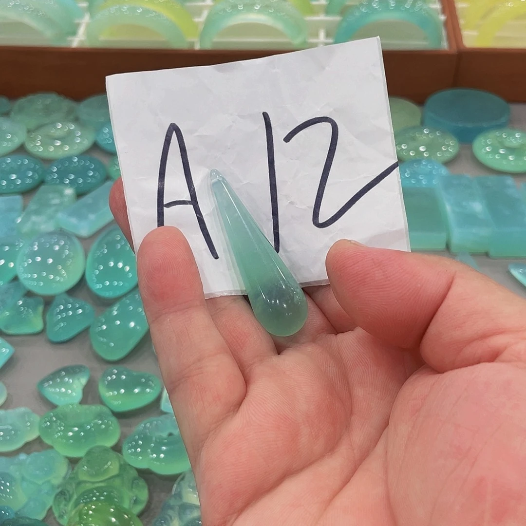 惜****蛇纹石玉未镶嵌颈饰