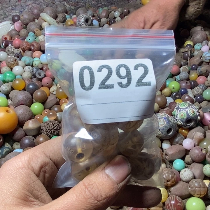 霍***霍和田玉（糖玉）未镶嵌手链