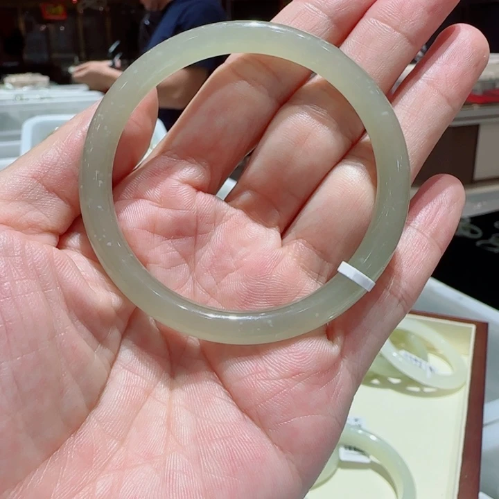 未镶嵌手镯和田玉20