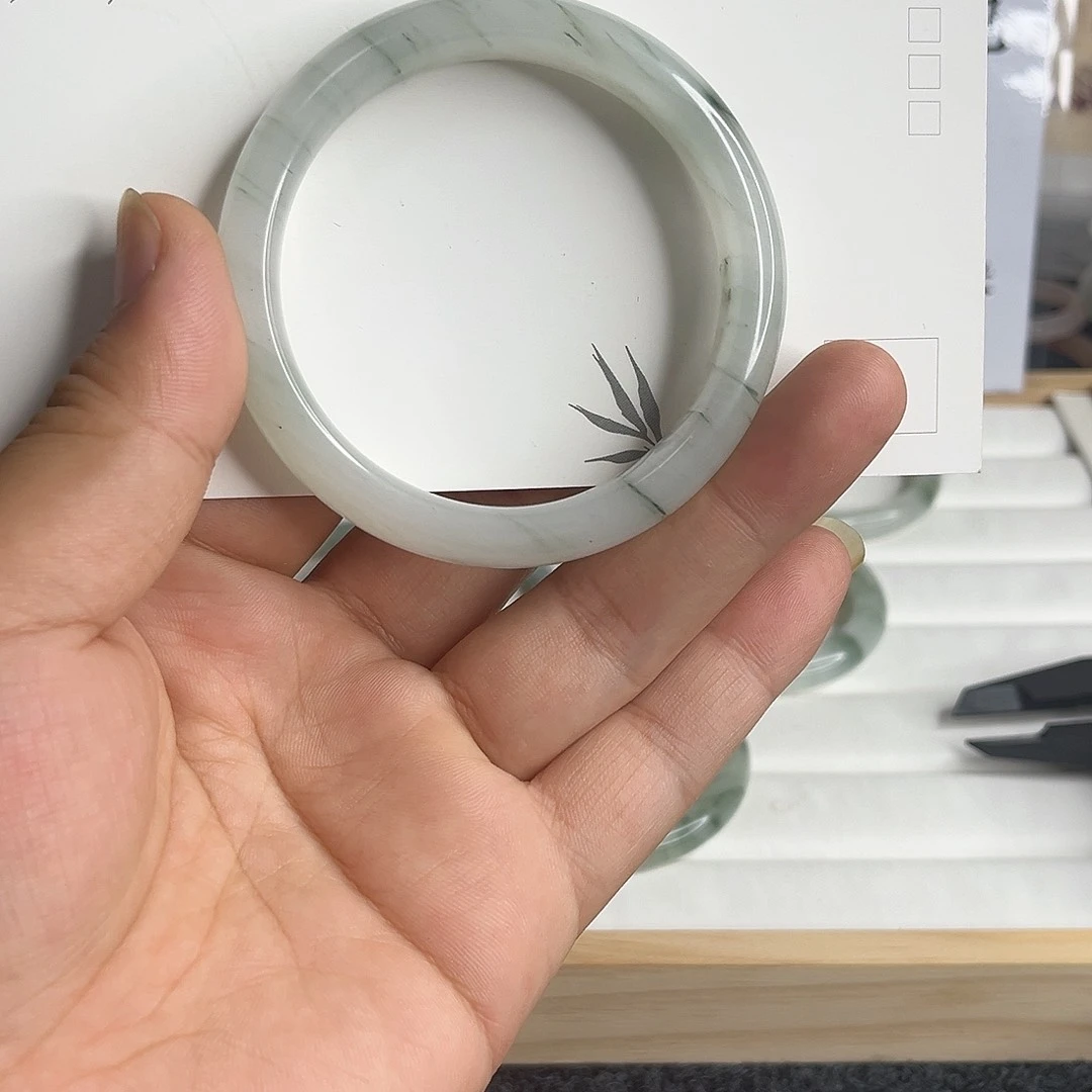未镶嵌手镯石英质玉1083