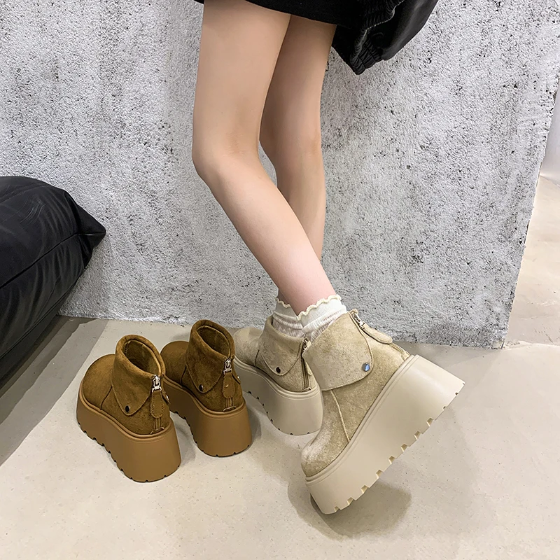 复古厚底短靴女新款春秋超火2025百搭小个子松糕底增高短筒时装靴