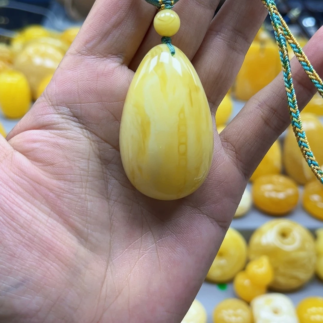 蜜蜡未镶嵌珠宝奇石