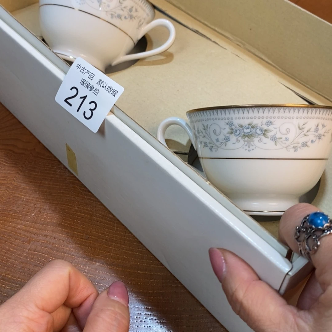 摆件瓷器哈哈哈哈哈哈哈哈