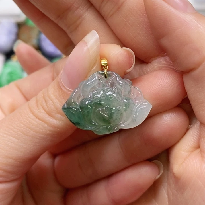 翡翠颈饰未镶嵌吊坠