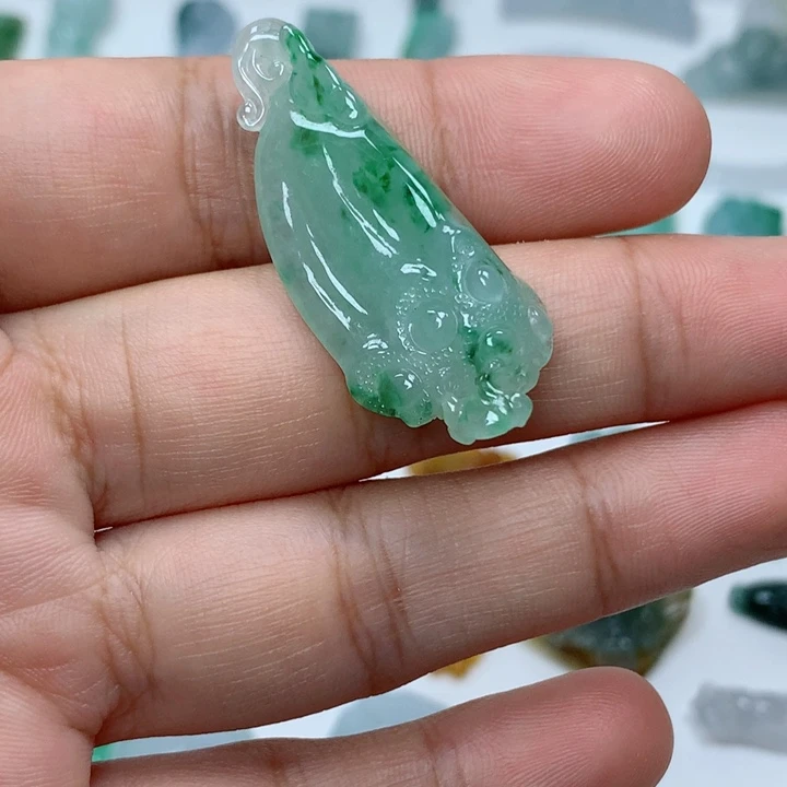 吊坠(不含链)未镶嵌翡翠