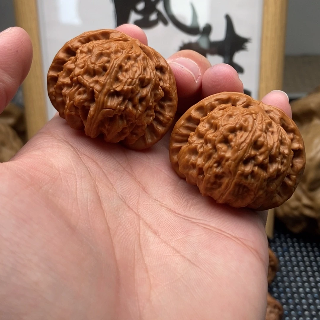 文玩核桃吊坠44闷白