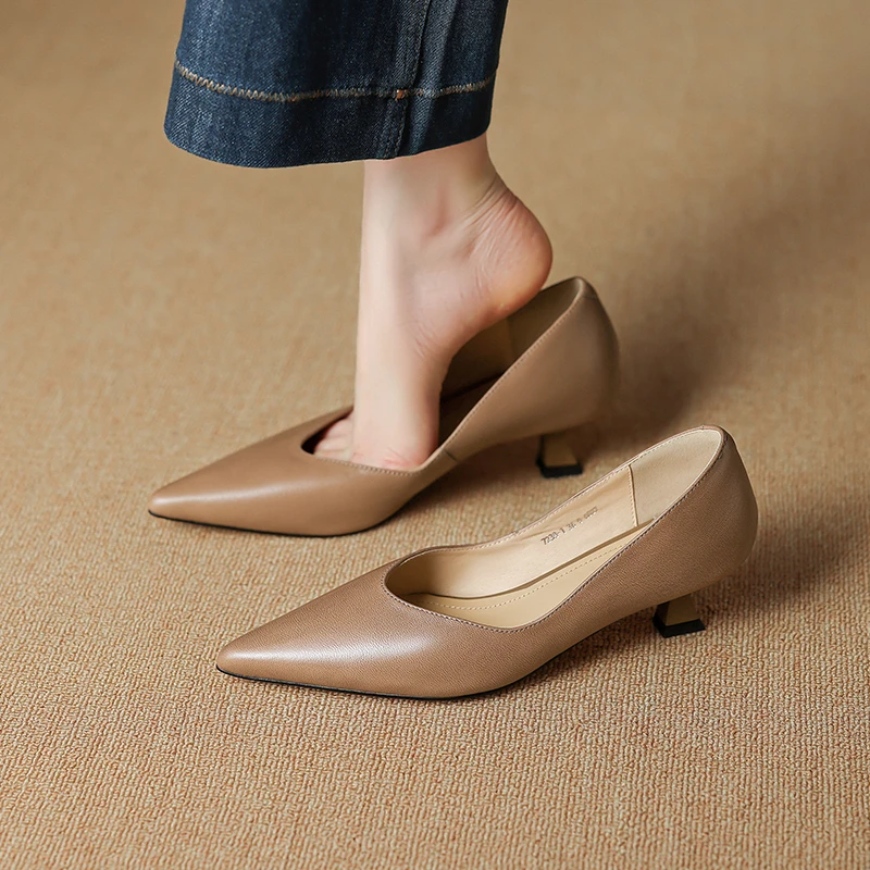4.5cm软皮不磨脚单鞋细跟时尚真皮工作鞋简约百搭尖头中跟高跟鞋