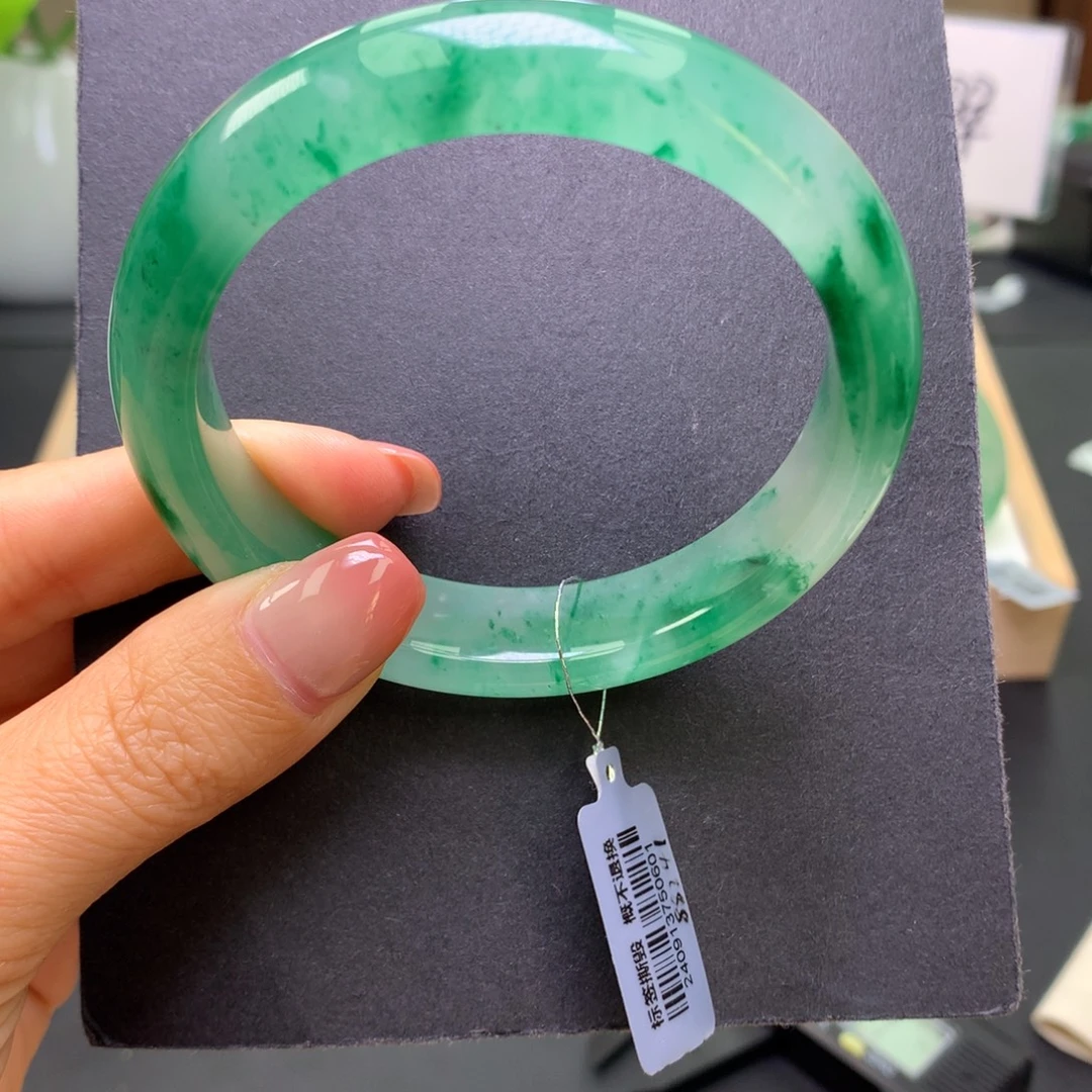石英质玉（非洲翠）未镶嵌手镯