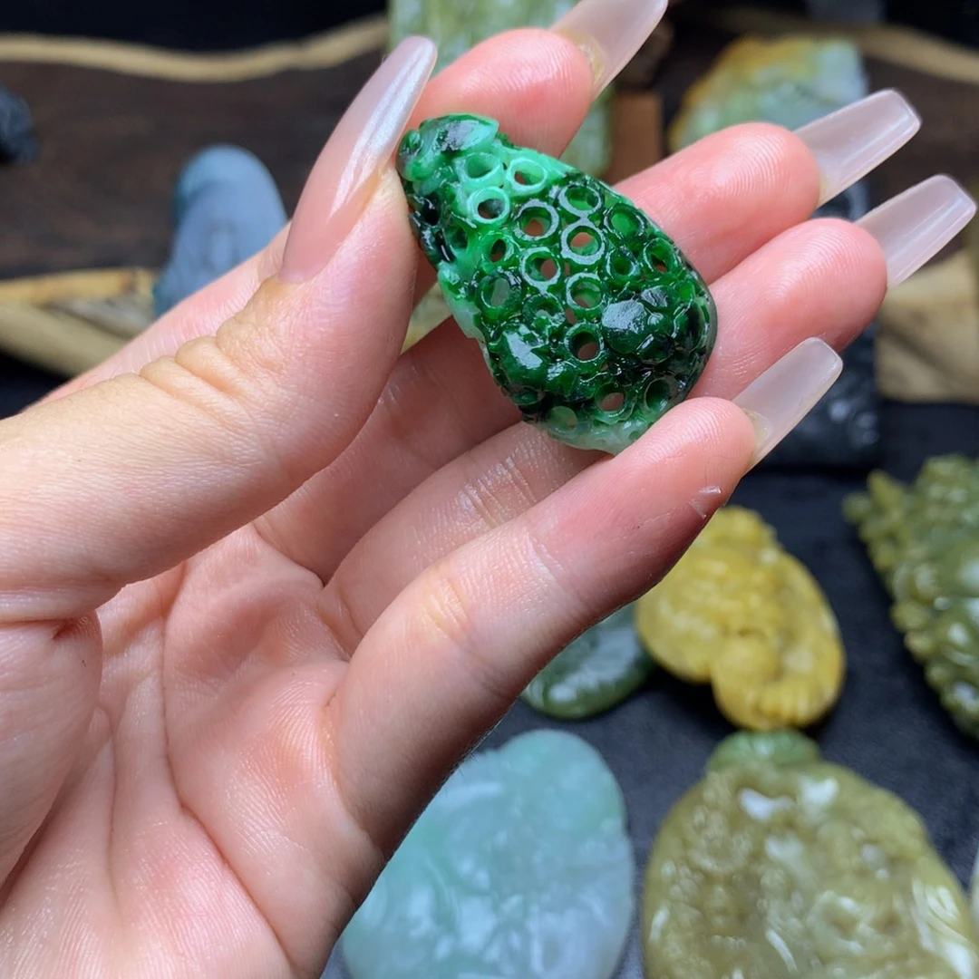 婵***定制翡翠未镶嵌翡翠