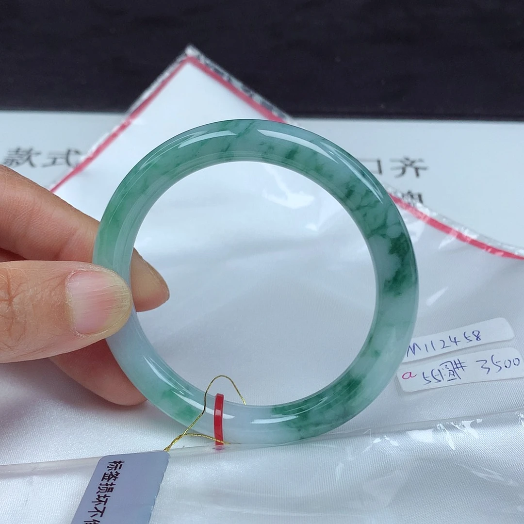 翡翠手镯未镶嵌55圈2458