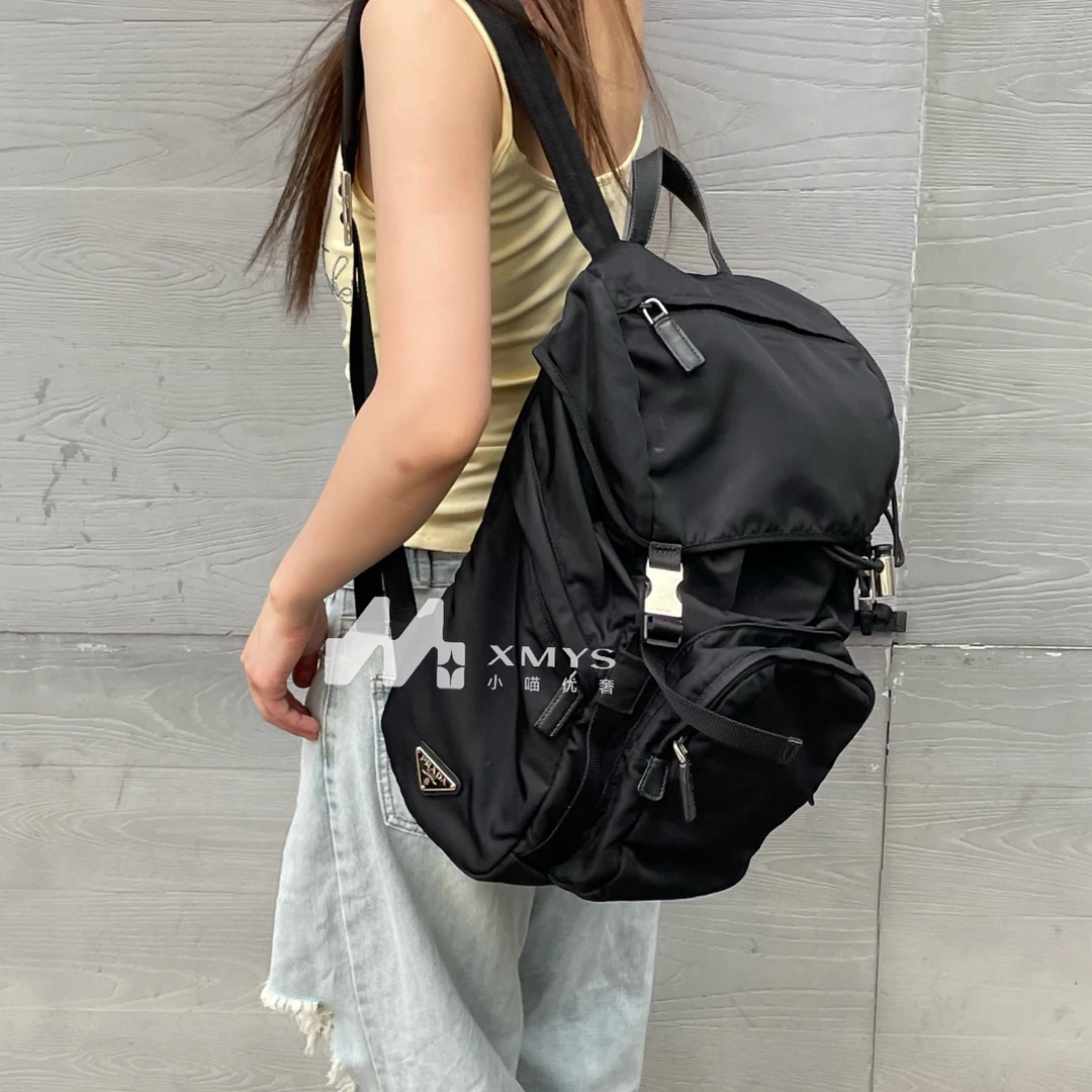 95新 Prada/普拉达 黑色尼龙电脑包大号双肩包背包休闲百搭时尚