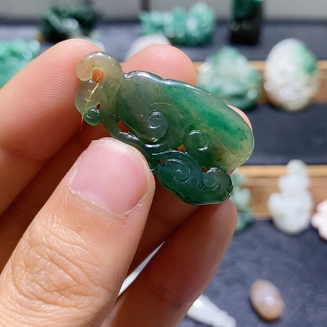 独山玉未镶嵌吊坠