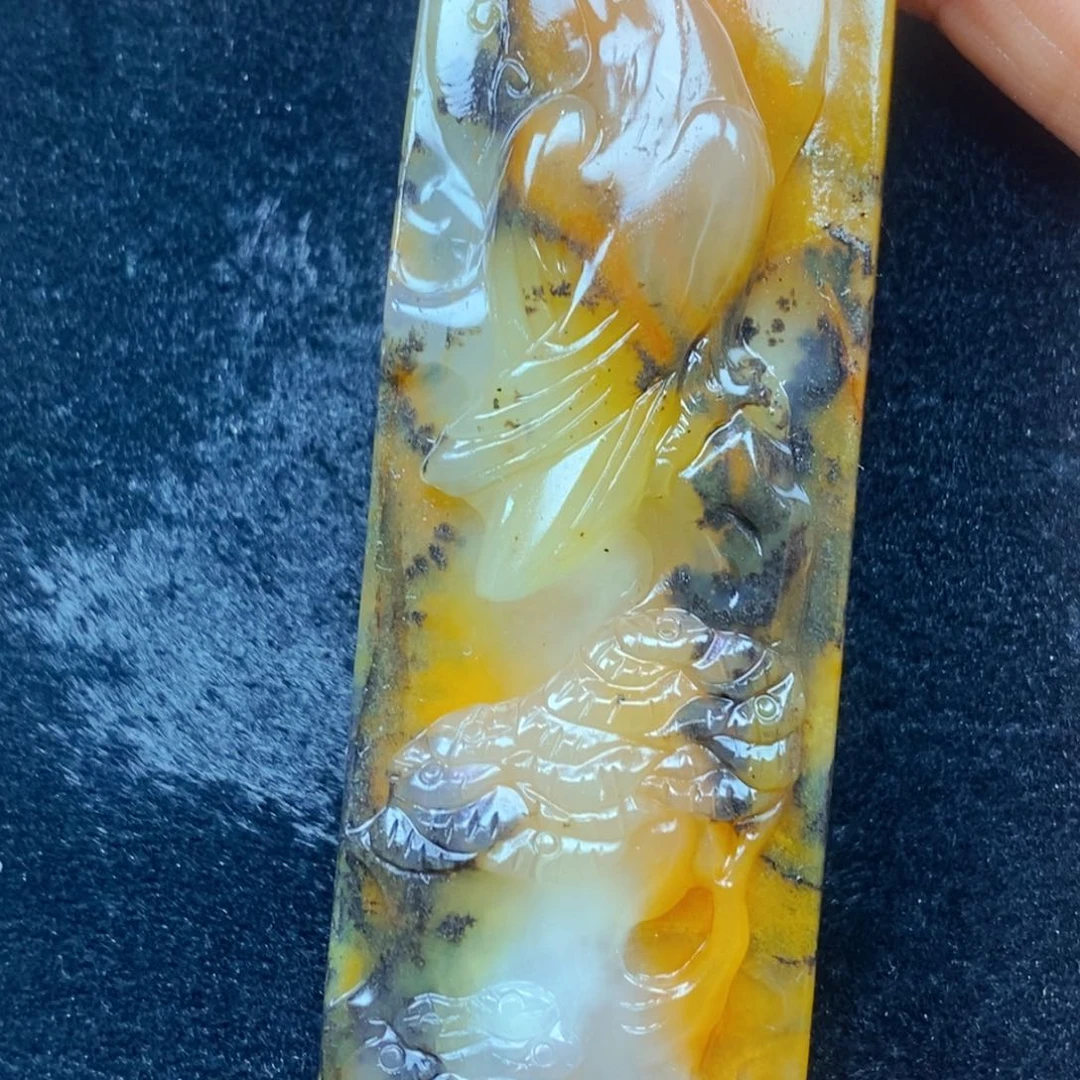 颈饰未镶嵌石英岩玉