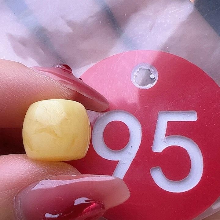 蜜蜡裸石未镶嵌何***°11.2mm 直切