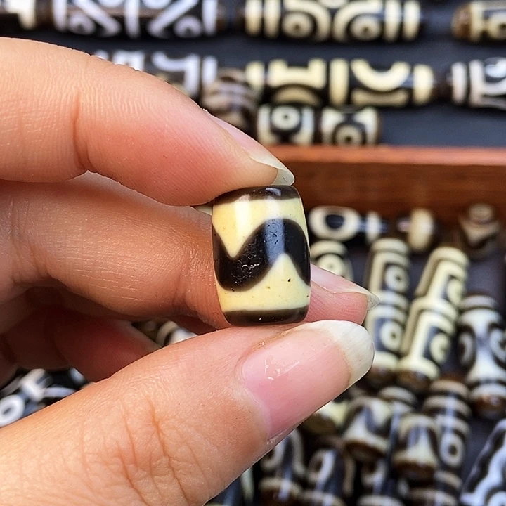 九***儿未镶嵌颈饰玛瑙/玉髓