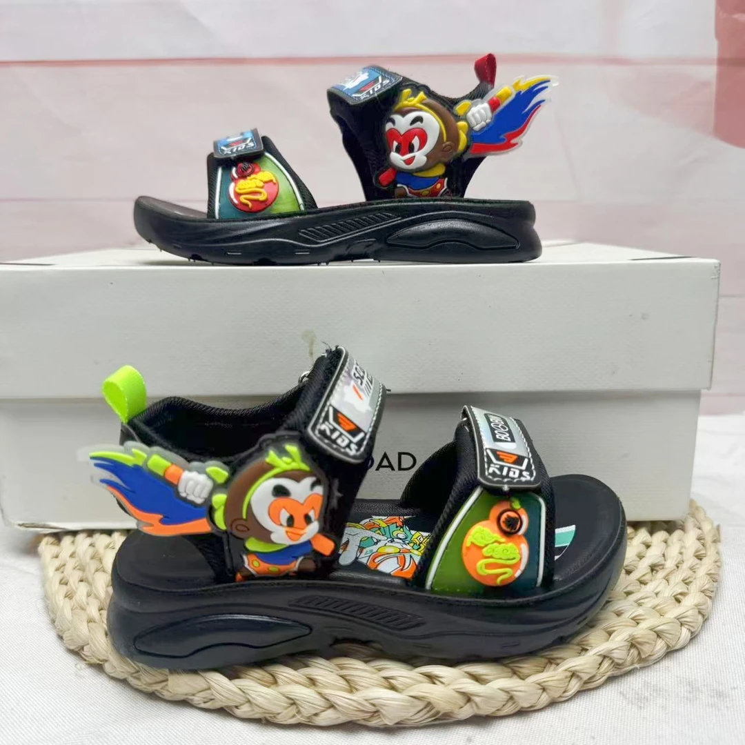 男童凉鞋新款宝宝夏季鞋子儿童沙滩鞋亮灯软底防滑学步鞋潮