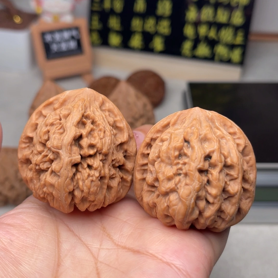 文玩核桃把件九龙