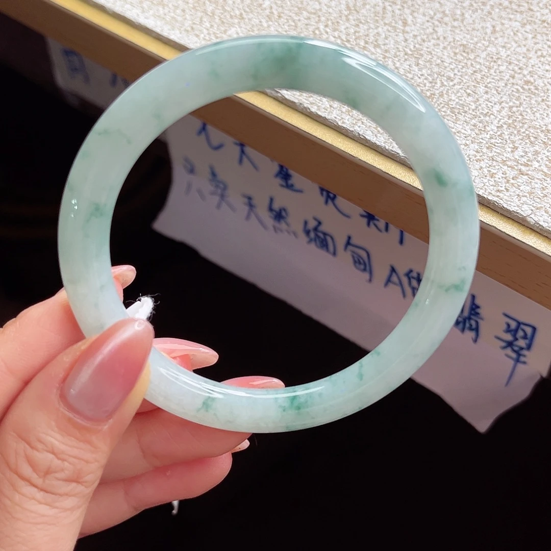 翡翠未镶嵌手镯手镯