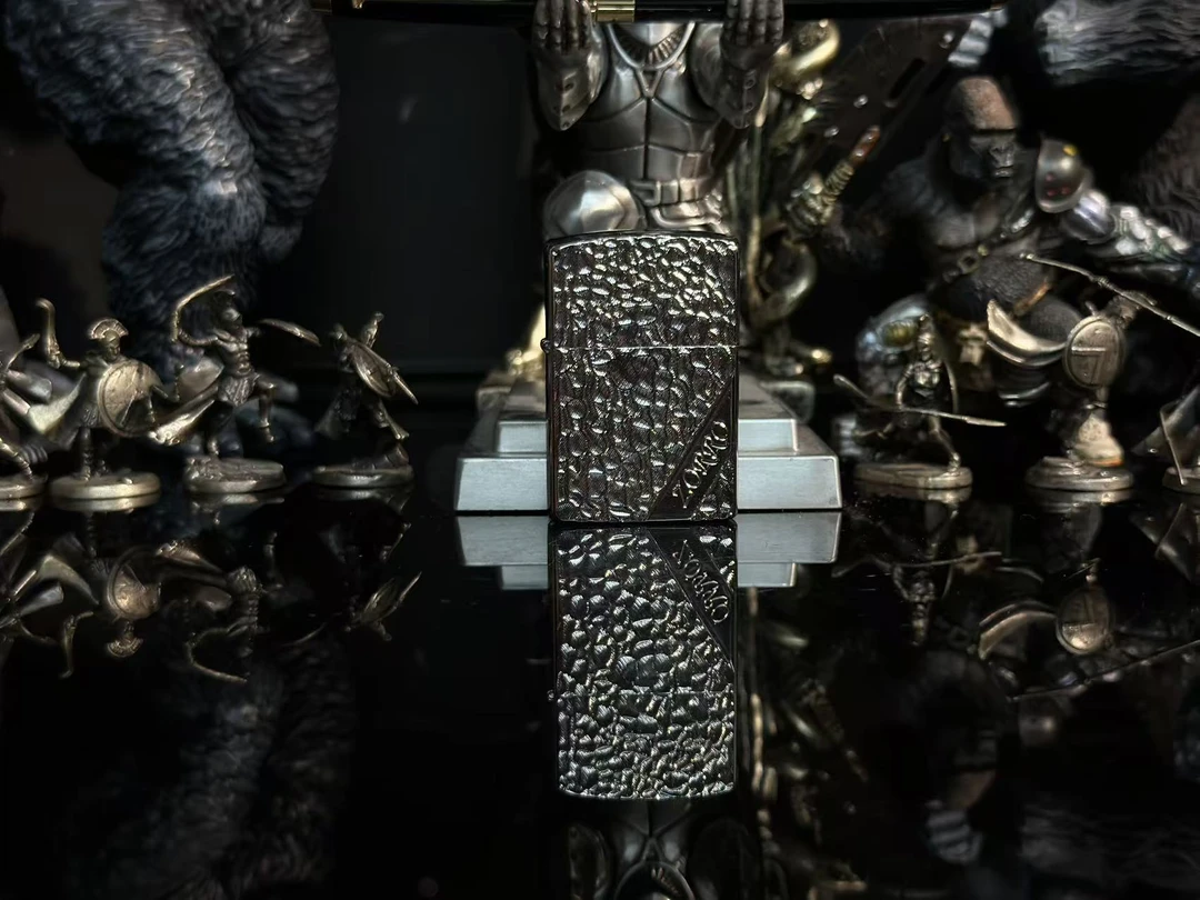 银陨石坑打火机（（不赠送煤.油）