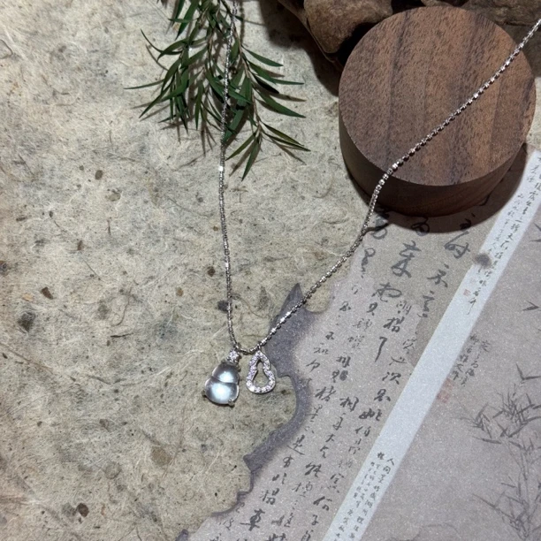 【鲍发户】*好事成双*天然石英质玉葫芦项链