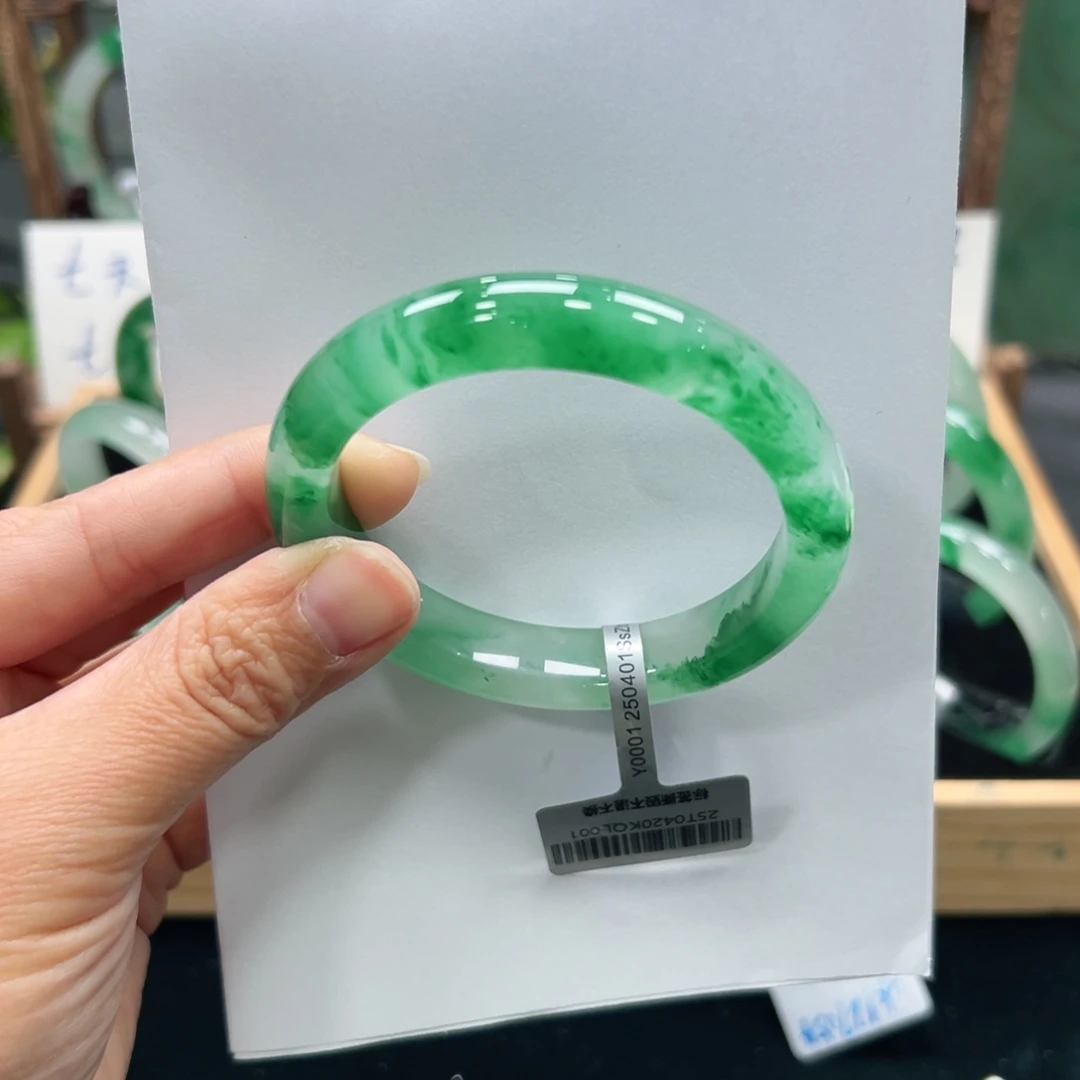 用***2石英质玉未镶嵌手镯➕佳佳56.6