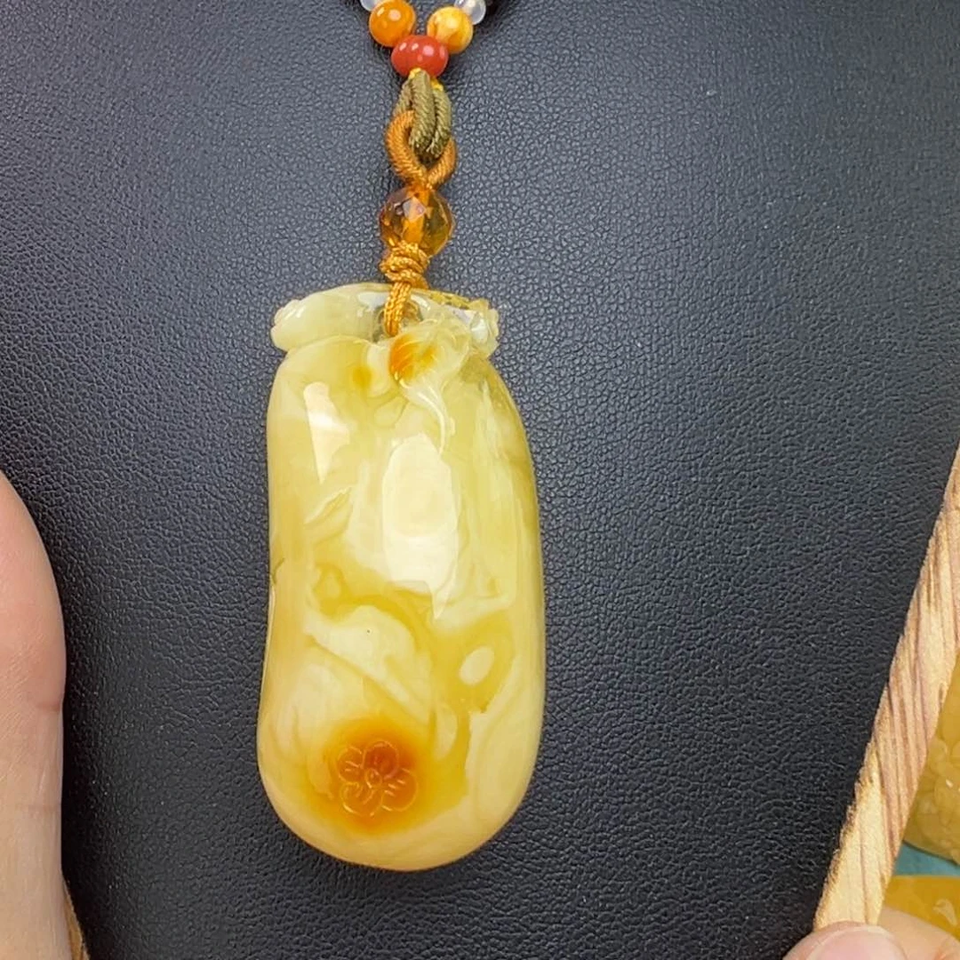 蜜蜡吊坠(赠链)未镶嵌