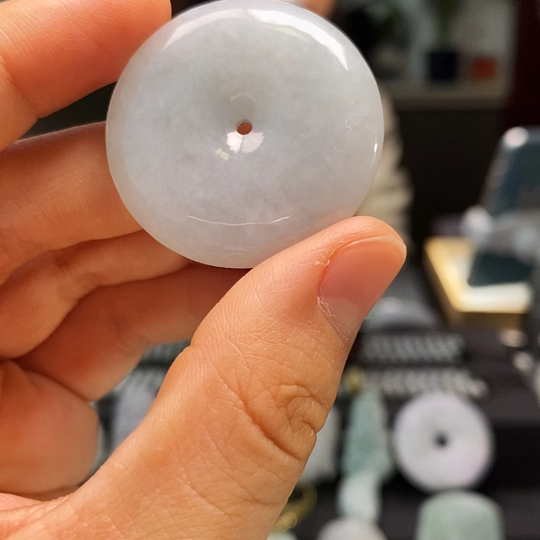 翡翠未镶嵌颈饰平安扣