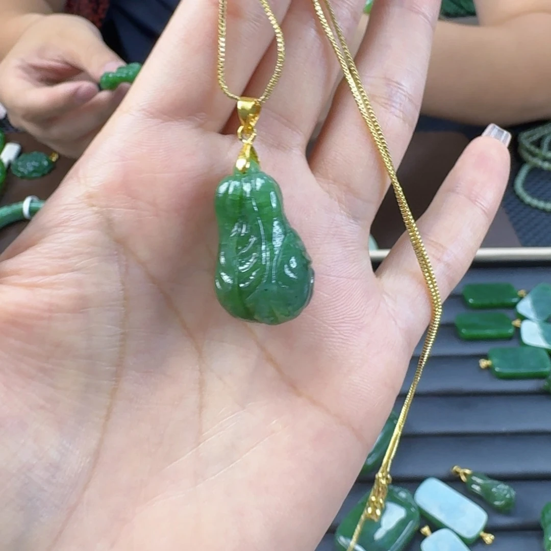 和田玉（碧玉）合金颈饰