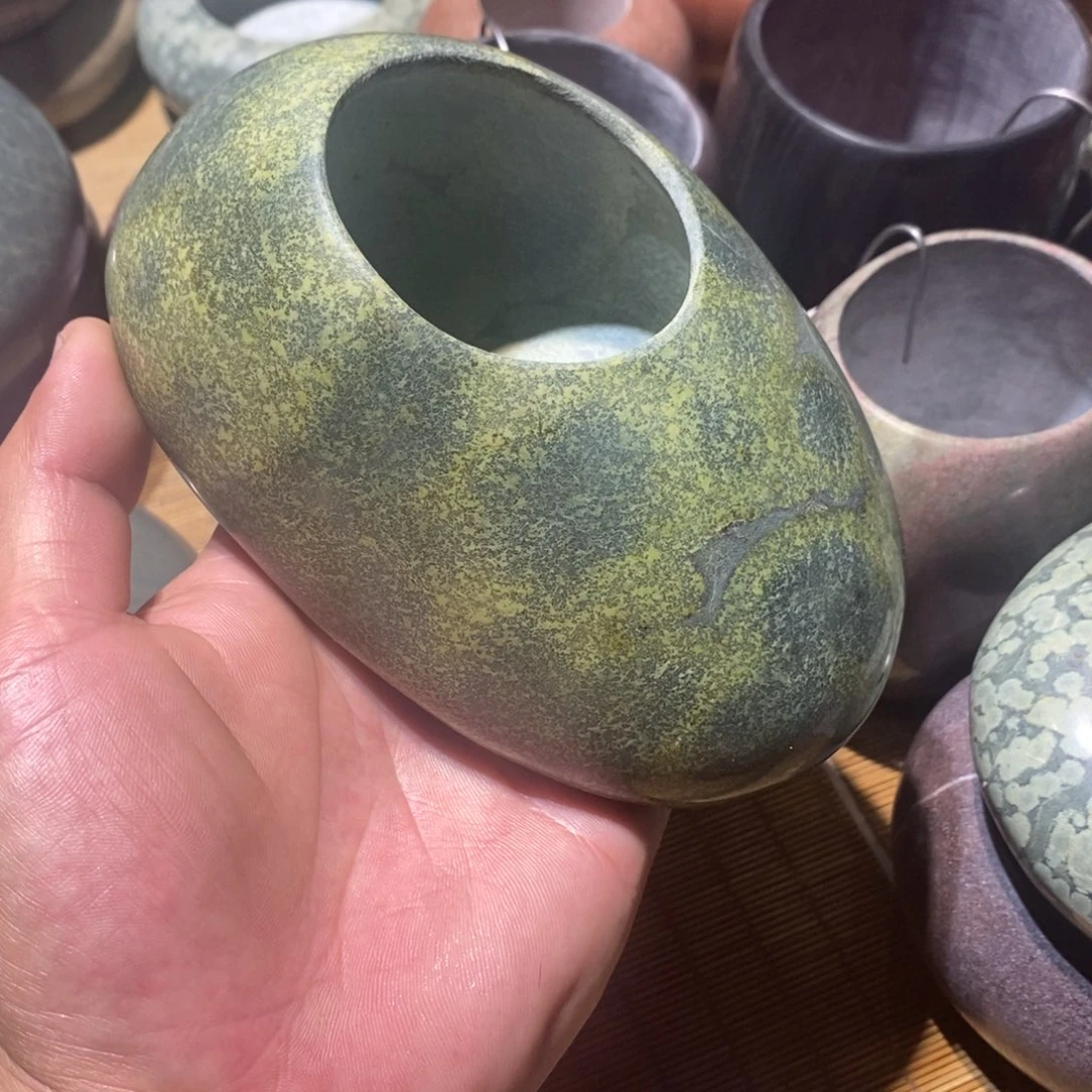 毛*雨绿泥石手掌盆