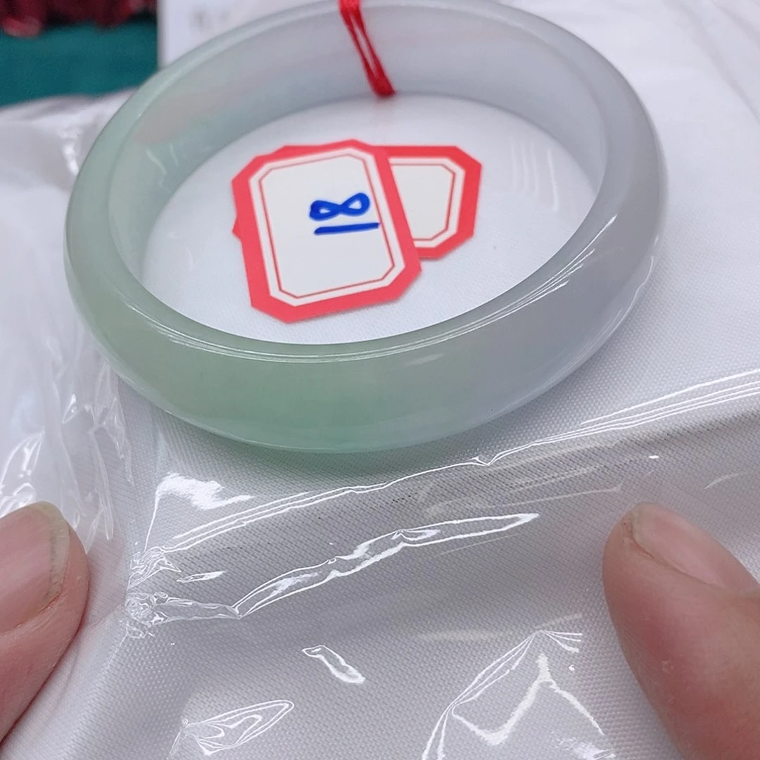 翡翠手镯未镶嵌小****?188888888