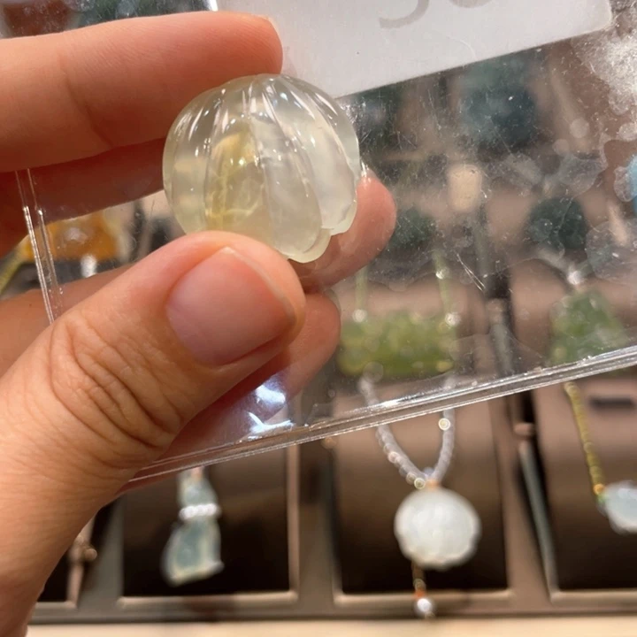 蛇纹石玉未镶嵌吊坠(赠链)